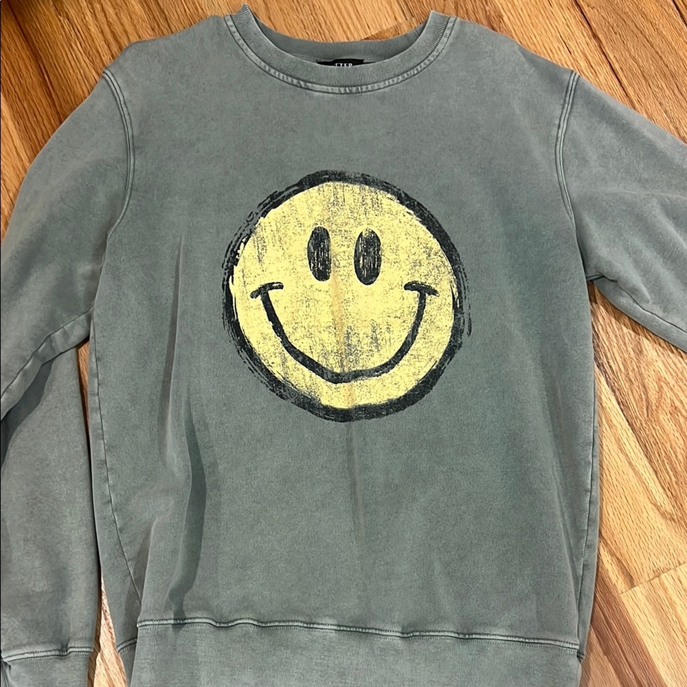 Smiley Face Graphic Sweatshirt - Gray